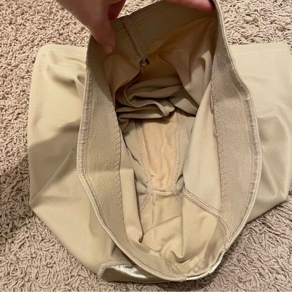 Sweet Nothings by Maidenform Thigh Slimming Shapewear Shorts Womens size Medium - Picture 6 of 7